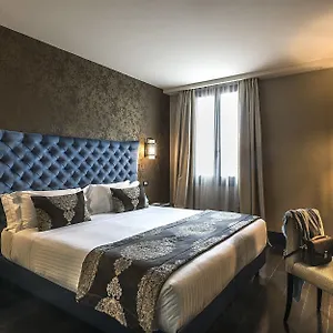 4* Отель The Times