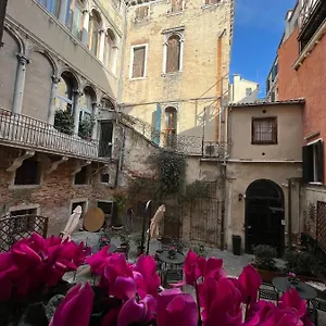 Corte Del Doge Di Rialto Bed and breakfast