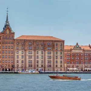 Hilton Molino Stucky Hotel